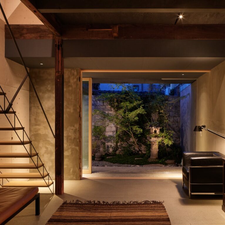 烏丸御池のタイポロジーハウス